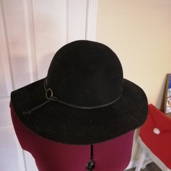 deLux Hat - Picture 1 of 1